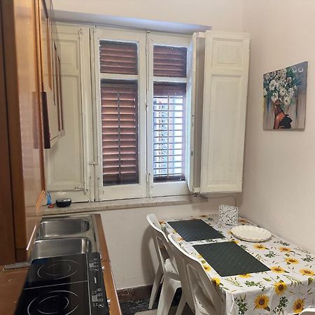 Apartament Dimora Di Maury A Due Passi Dai Trasporti E Da Ballaro ปาแลร์โม ภายนอก รูปภาพ