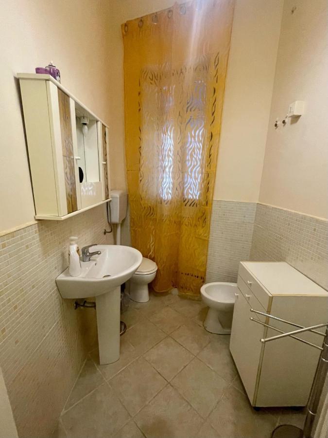 Apartament Dimora Di Maury A Due Passi Dai Trasporti E Da Ballaro ปาแลร์โม ภายนอก รูปภาพ