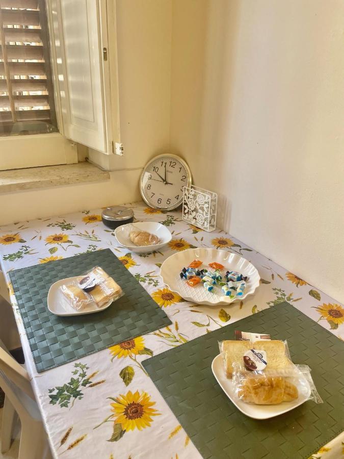 Apartament Dimora Di Maury A Due Passi Dai Trasporti E Da Ballaro ปาแลร์โม ภายนอก รูปภาพ