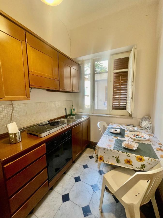 Apartament Dimora Di Maury A Due Passi Dai Trasporti E Da Ballaro ปาแลร์โม ภายนอก รูปภาพ