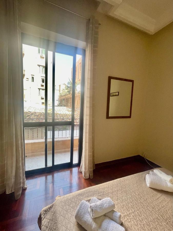 Apartament Dimora Di Maury A Due Passi Dai Trasporti E Da Ballaro ปาแลร์โม ภายนอก รูปภาพ